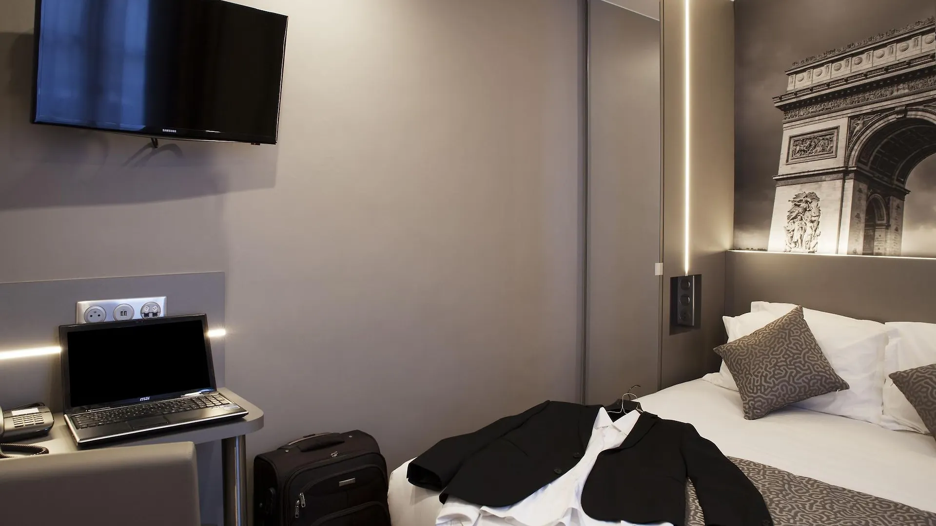 Theoreme 4* Paris