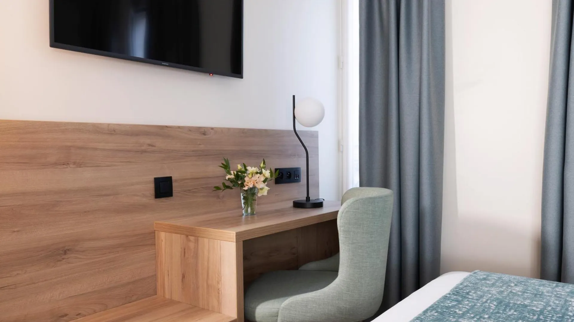 Hotell Theoreme 4*