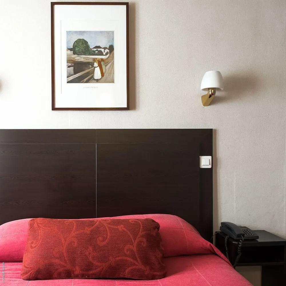 Hotell Theoreme 4*