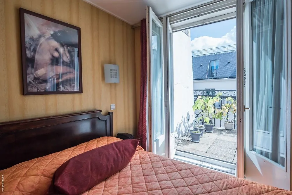 Hotell Theoreme 4*