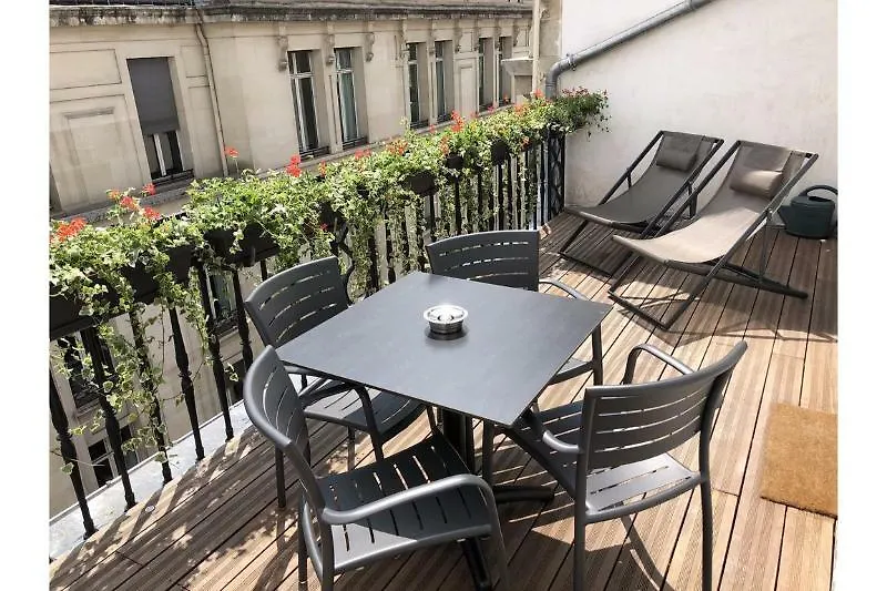 Theoreme 4* Paris