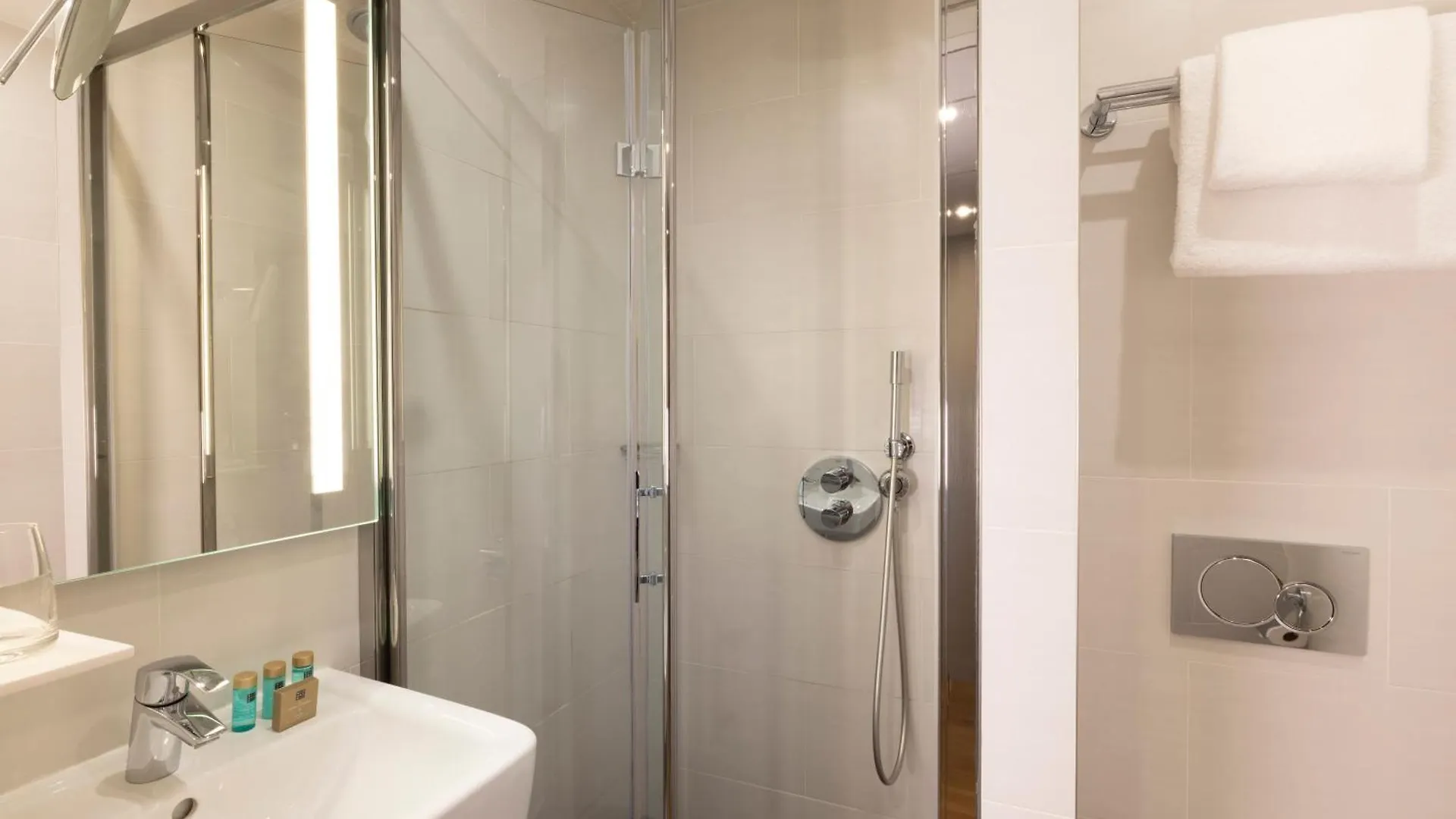 Hotel Theoreme